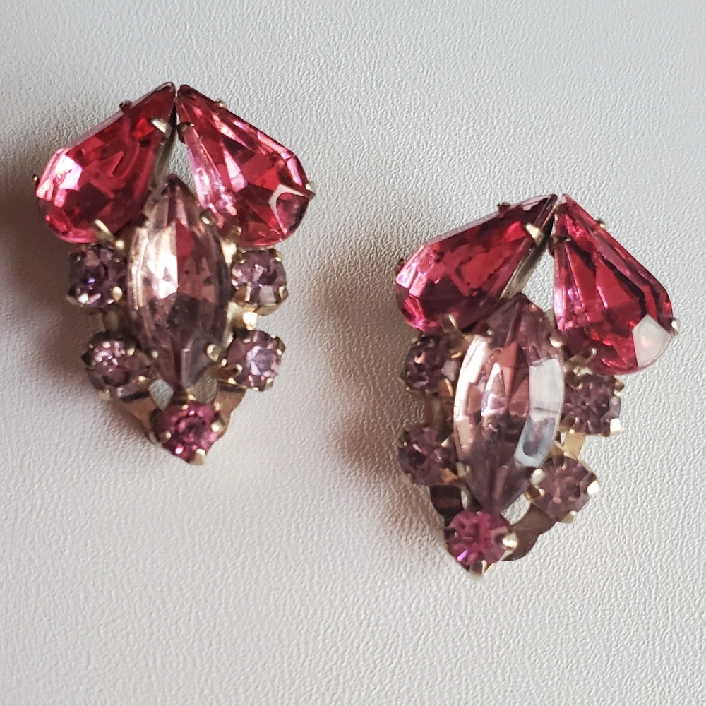 Vintage Rhinestone Brooch Earring Set - Picture 11 of 17